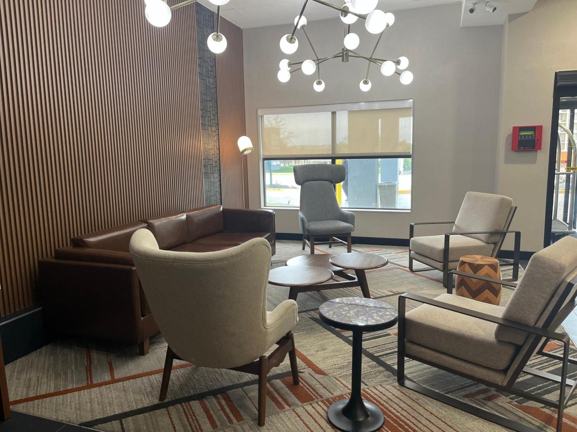 Hotel Four Points By Sheraton College Park Atlanta Airport 3*